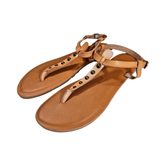 Universal Thread Shoes - Universal Thread Kylianne Faux Leather Thong Sandal, Tan, Size 9 (NWOT)
